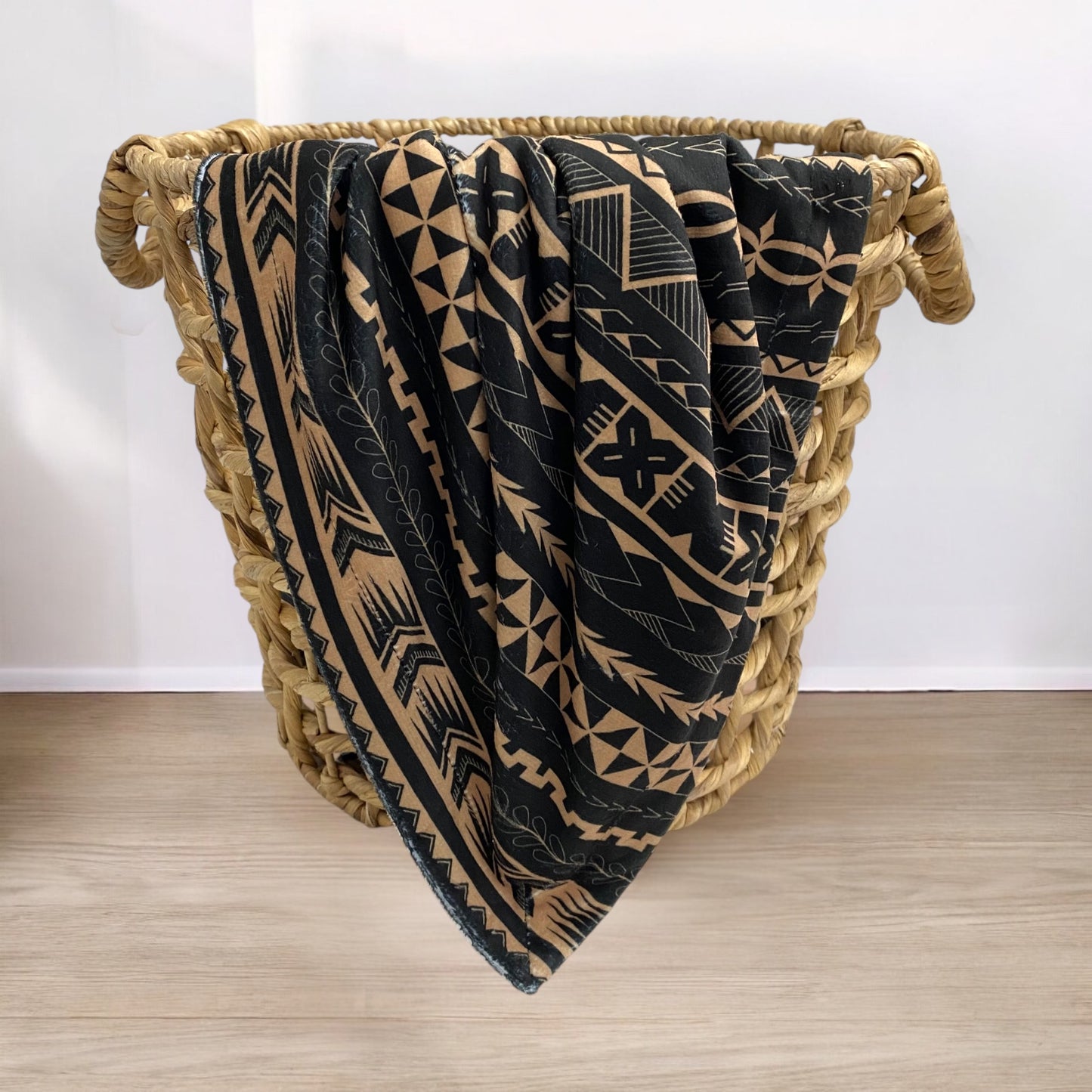 Nesia Baby Blanket (Black & Beige)