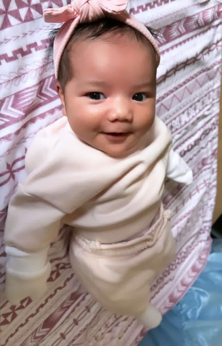 Nesia Blanket (Cherry Pink)