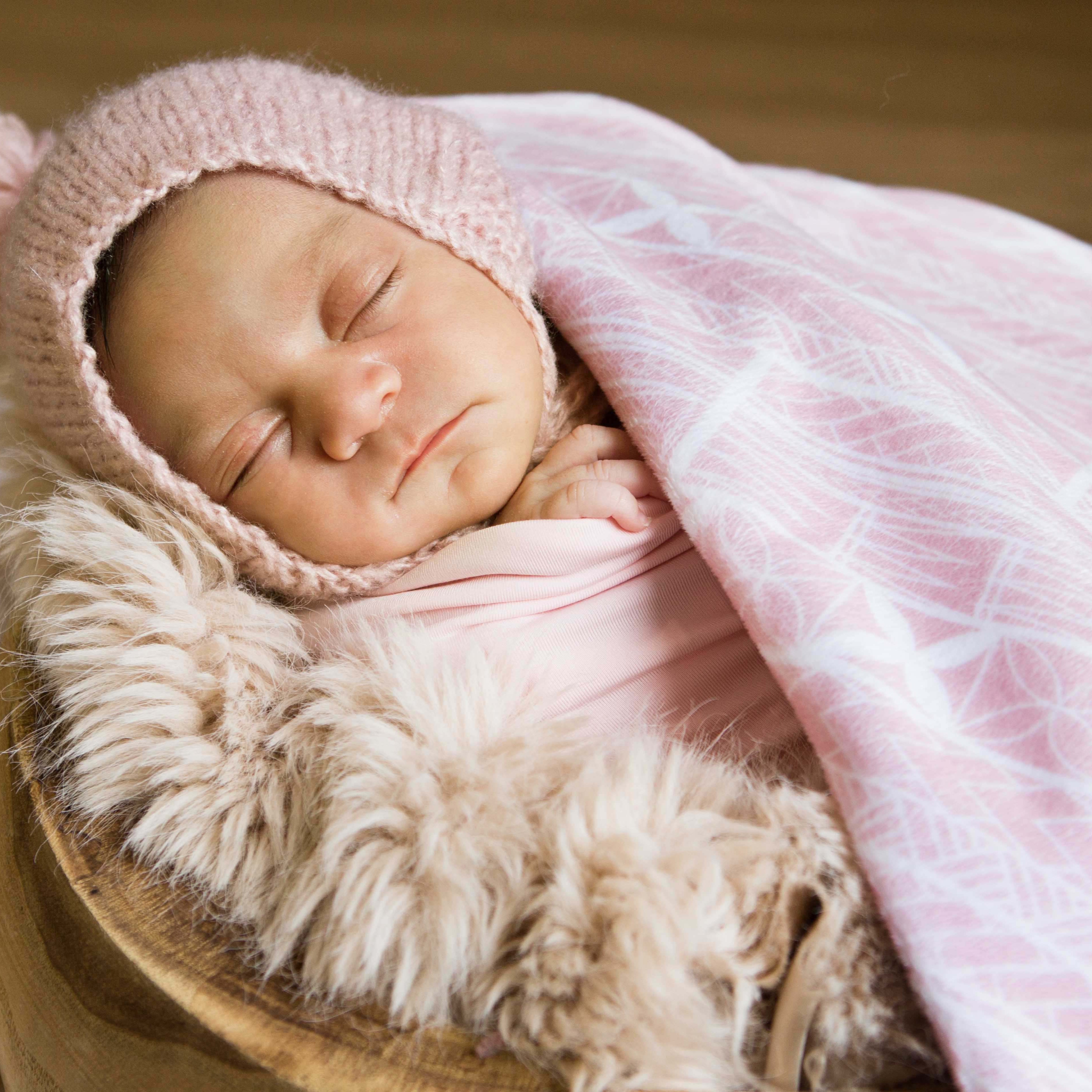 Amataga Soft Pink Minky Baby Blanket – Polybubs