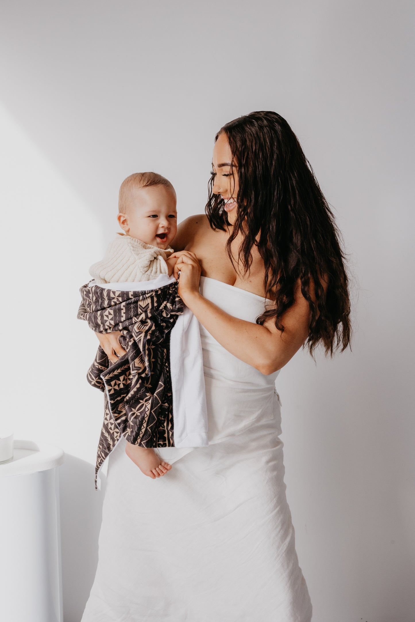 Nesia Baby Blanket (Black & Beige)